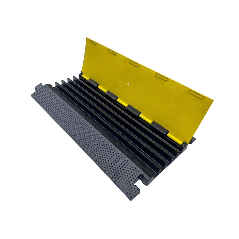 SH018-5S Heavy-Duty modulární vzájemně propojený pryžový a plastový chránič kabelu